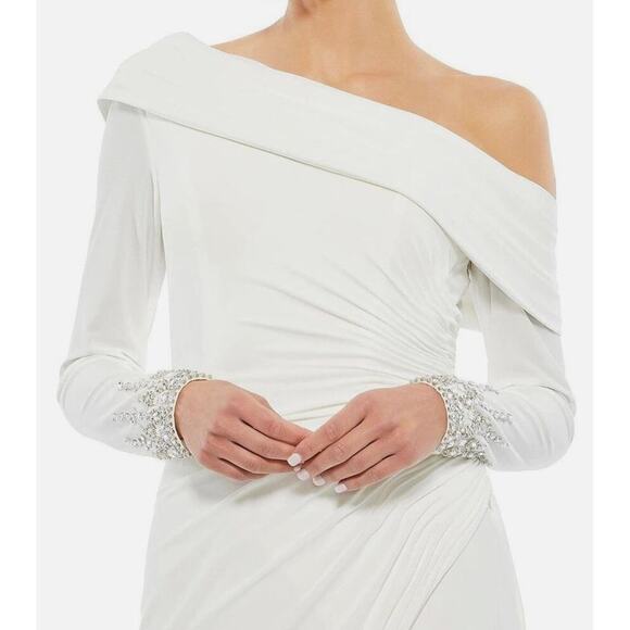 Mac Duggal Asymmetrical One Shoulder White Beaded Gown Size 2 - Picture 3 of 9